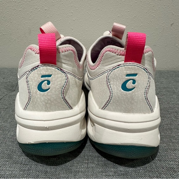 Clove Classic Nursing Sneaker - Picture 6 of 10